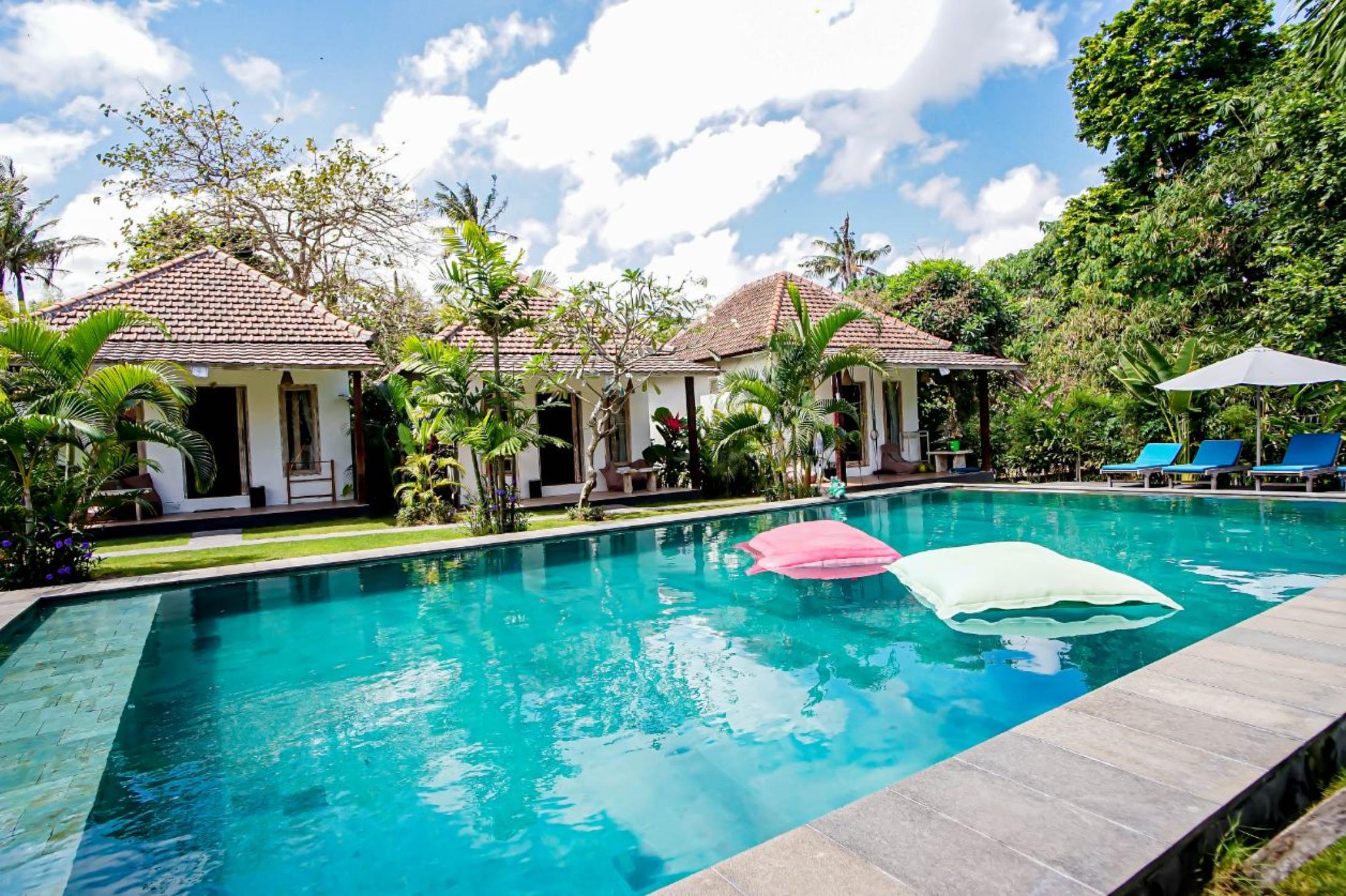 Agung Wiwin Homestay & Restaurant Mengwi Exterior photo