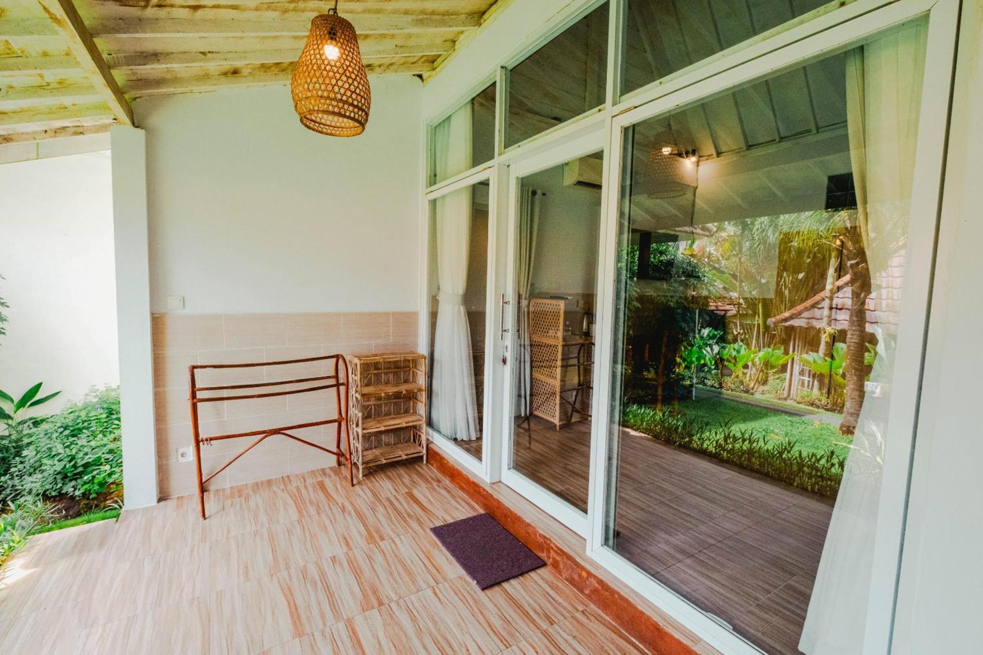 Agung Wiwin Homestay & Restaurant Mengwi Exterior photo